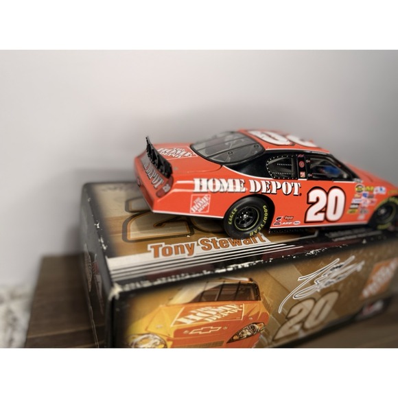 Tony Stewart 2007 #20 Home Depot Monte Carlo SS – 1:24 Action Diecast NASCAR - Picture 9 of 12